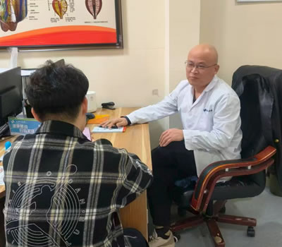和田地区|男科医师高朋磊：守护男性健康，专业男科诊疗
